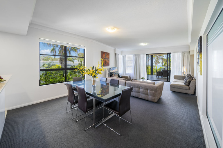 The Bay Apartments 3BR Corner Apt 13 1200px 01