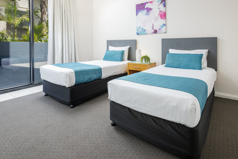 The Bay Apt 6 3BR Poolside Corner 1200px 00