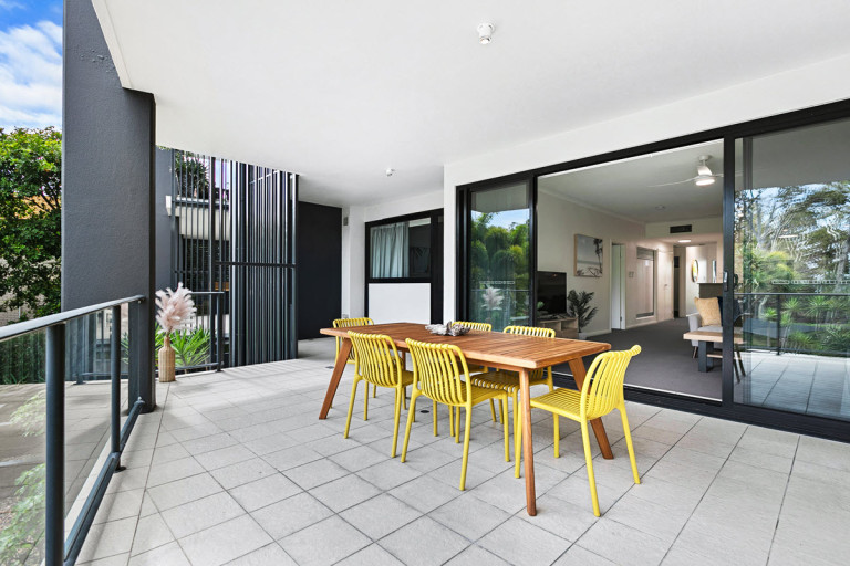 Apt 11 2nd Floor 3 Bedroom Pool View 12