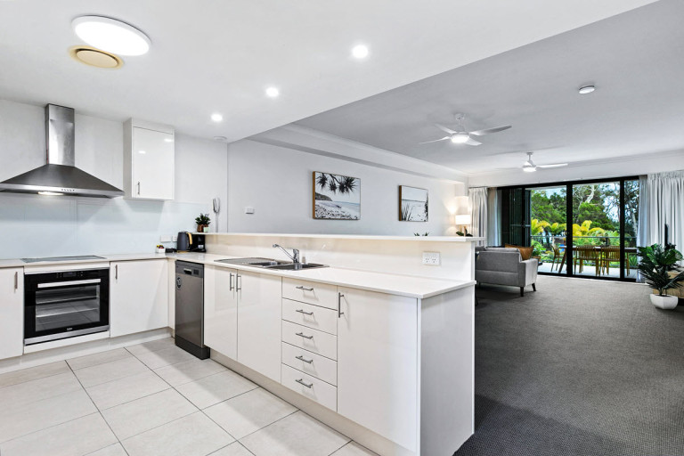 Apt 11 2nd Floor 3 Bedroom Pool View 2